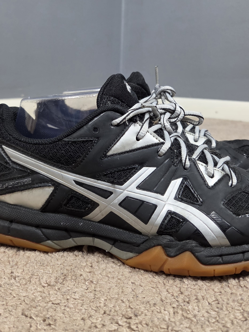 Asics Men's Black and Silver Athletic Training Shoes with Gum Outsole